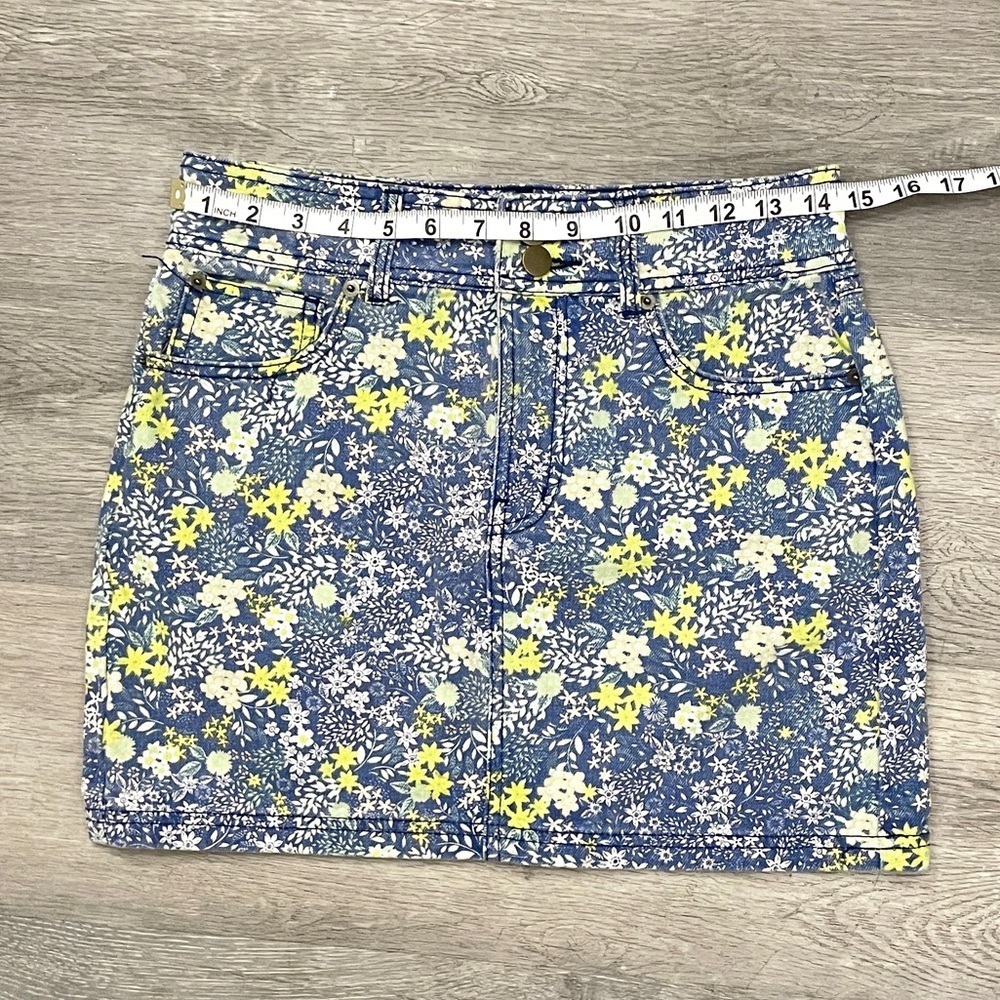 Laura Ashley x Urban Outfitters Floral Denim Mini Skirt 🌼 Retro Y2K Vibe - Picture 5 of 6
